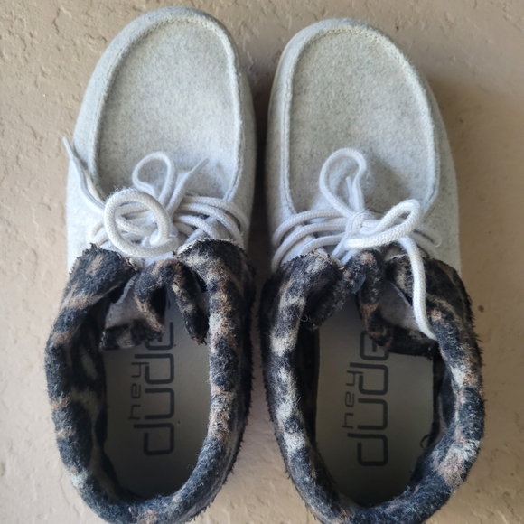 Size 8 Hey Dude Britt Black Cheetah Tan Leopard Women's Loafers - Picture 5 of 7